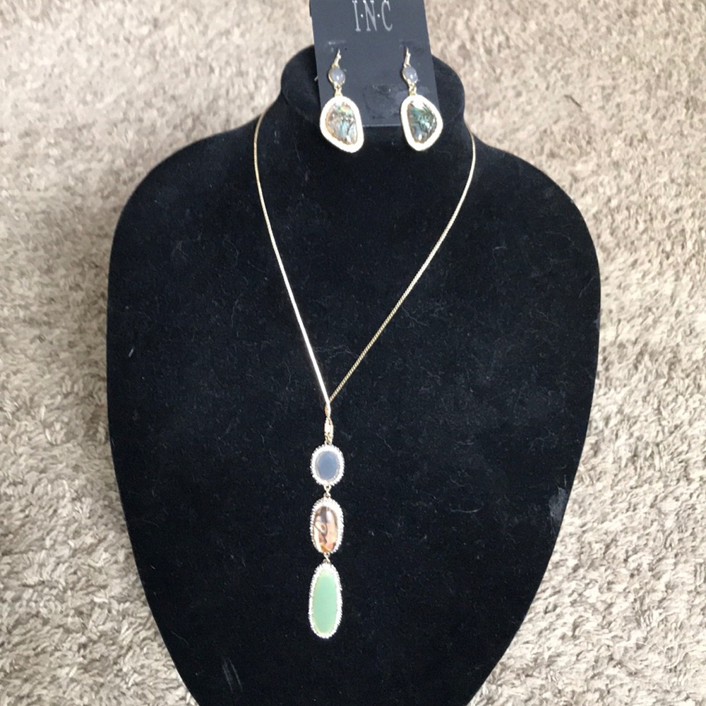 Earrings and necklace set new